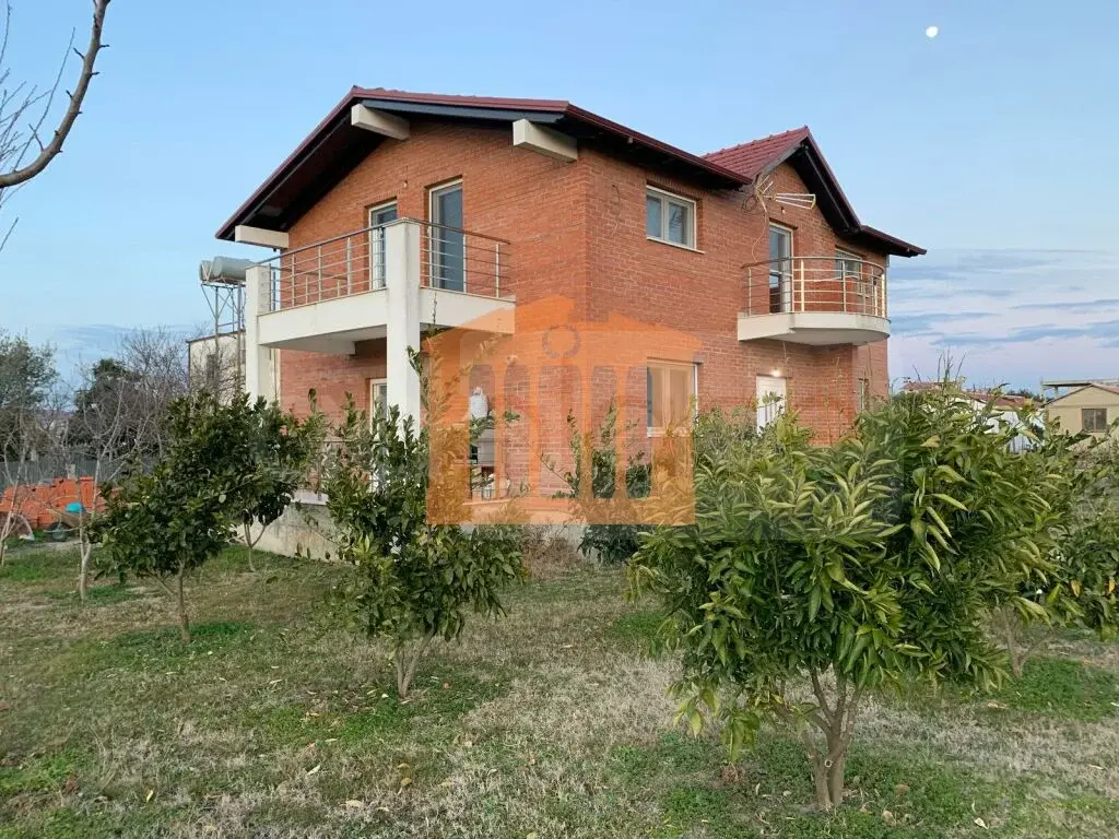 Vilë 214 m²