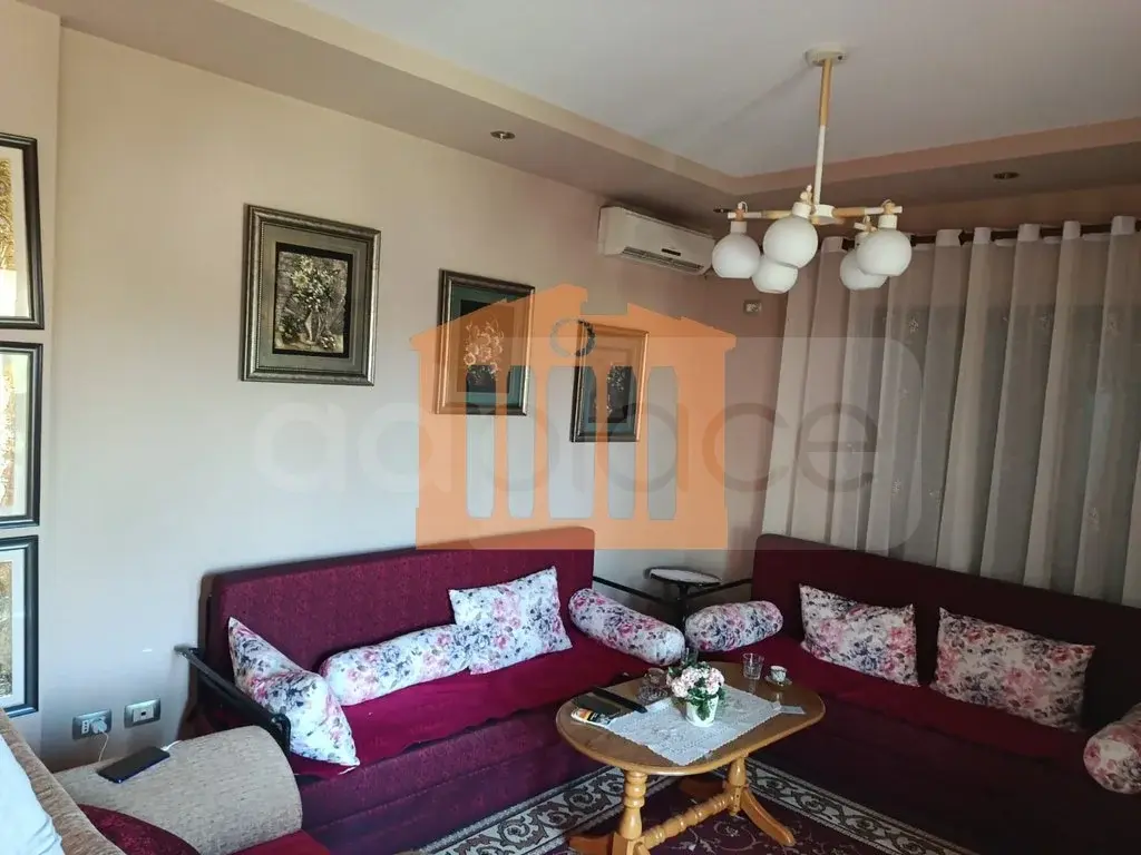 Vilë 210 m² 2 kati