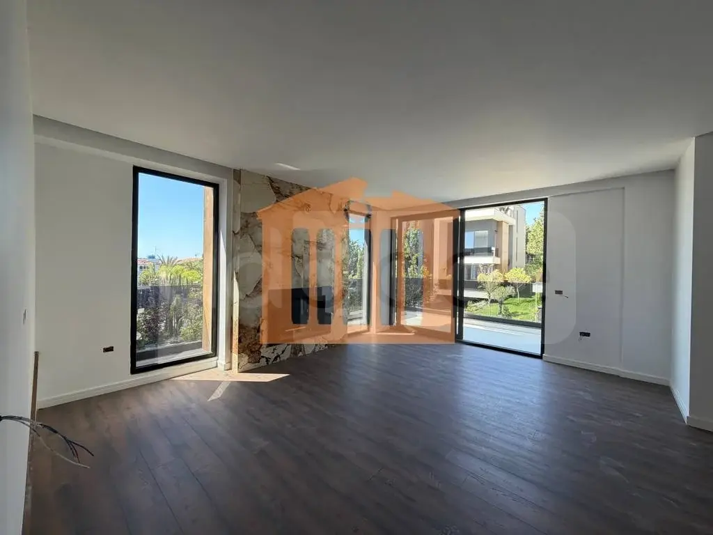 Vilë 330 m²