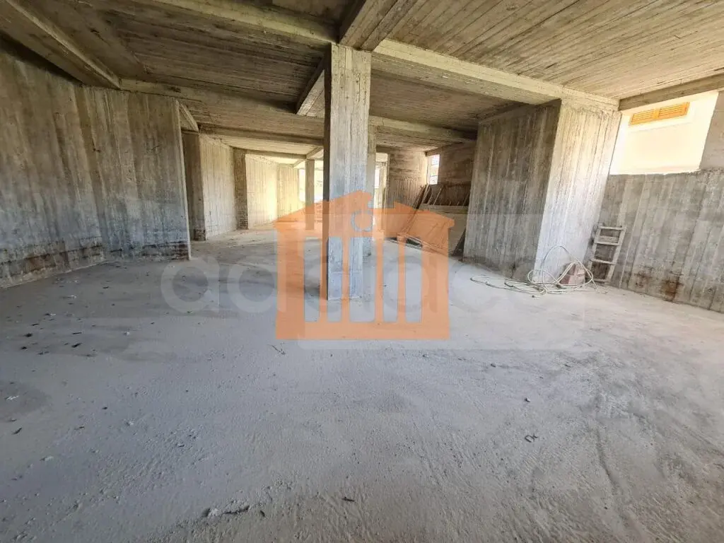 Pasuri të palujtshme komerciale 254 m² -1 kati