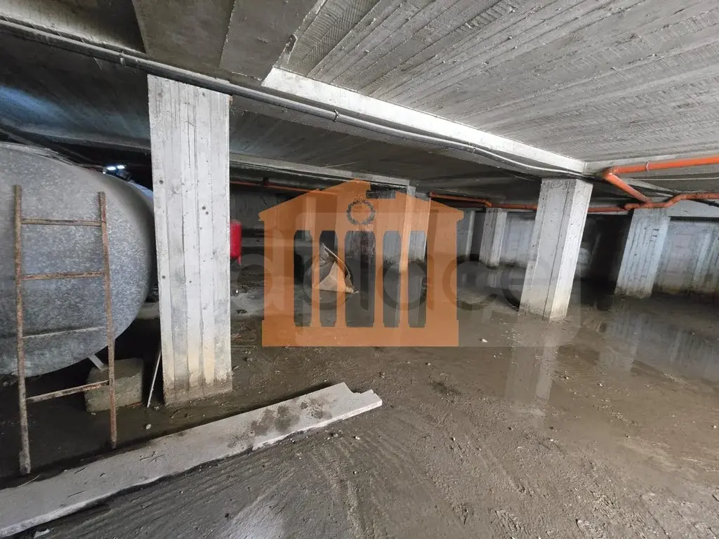 Garazh 303 m² -1 kati