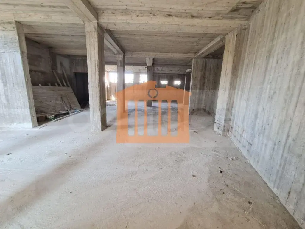 Pasuri të palujtshme komerciale 254 m² -1 kati