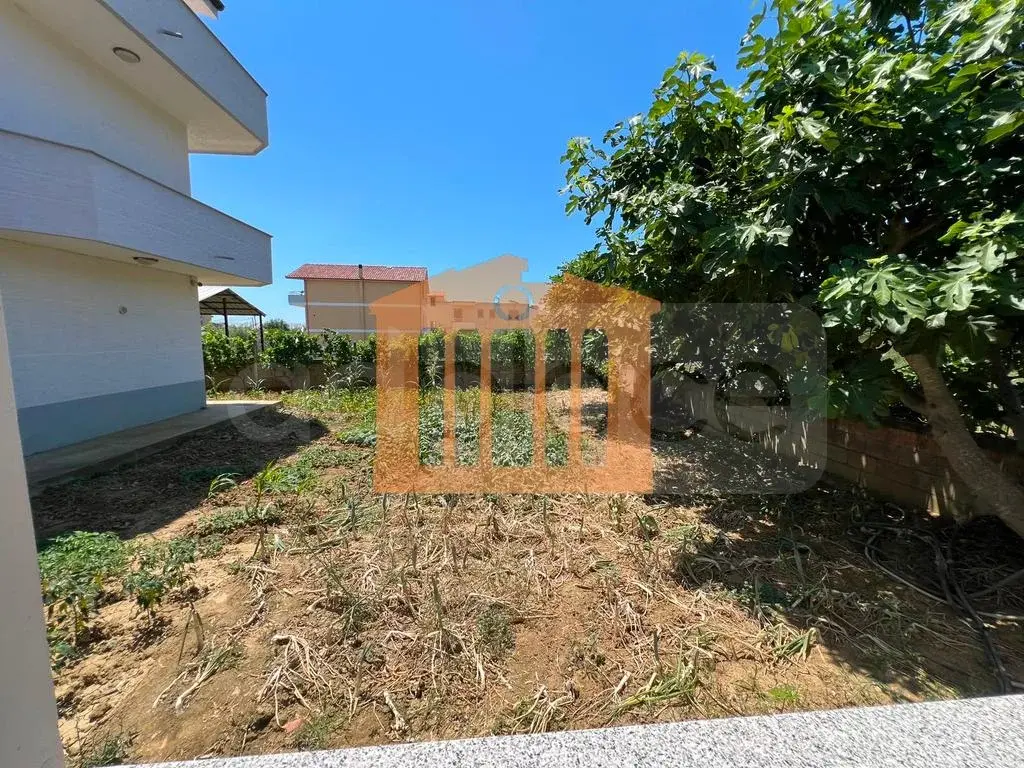 Vilë 496 m²