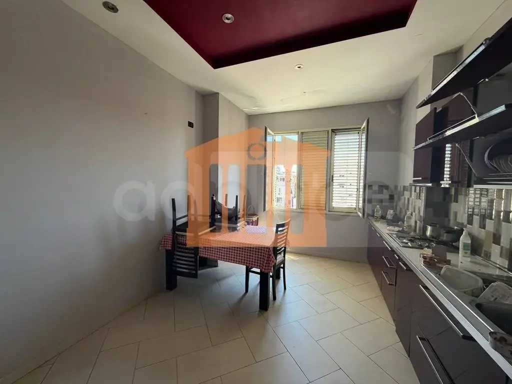 Apartament 1+3 dhoma 105 m² 5 kati