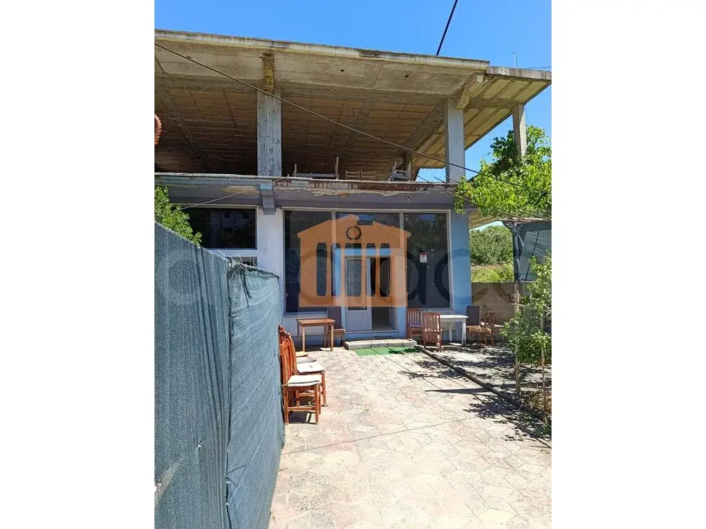 Vilë 360 m²