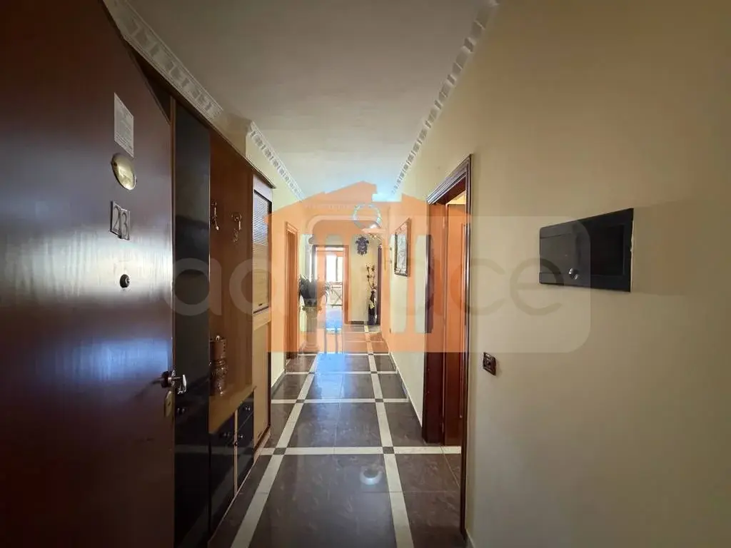 Apartament 1+3 dhoma 138 m² 6 kati