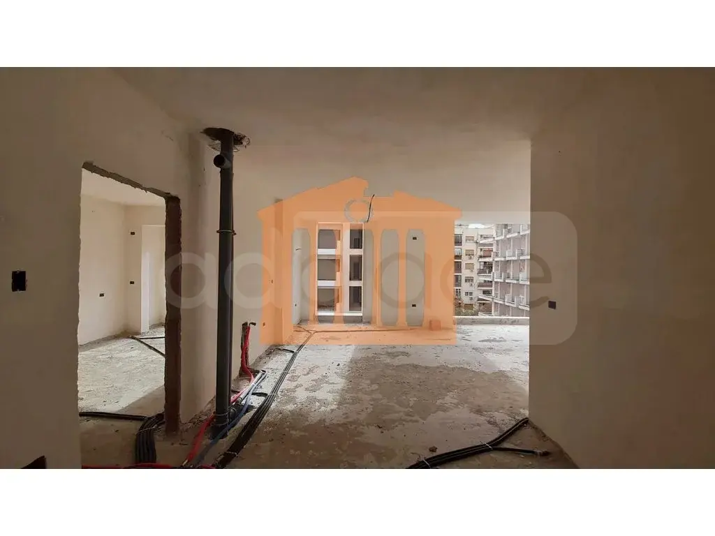 Apartament 1+1 dhoma 184 m² 5 kati