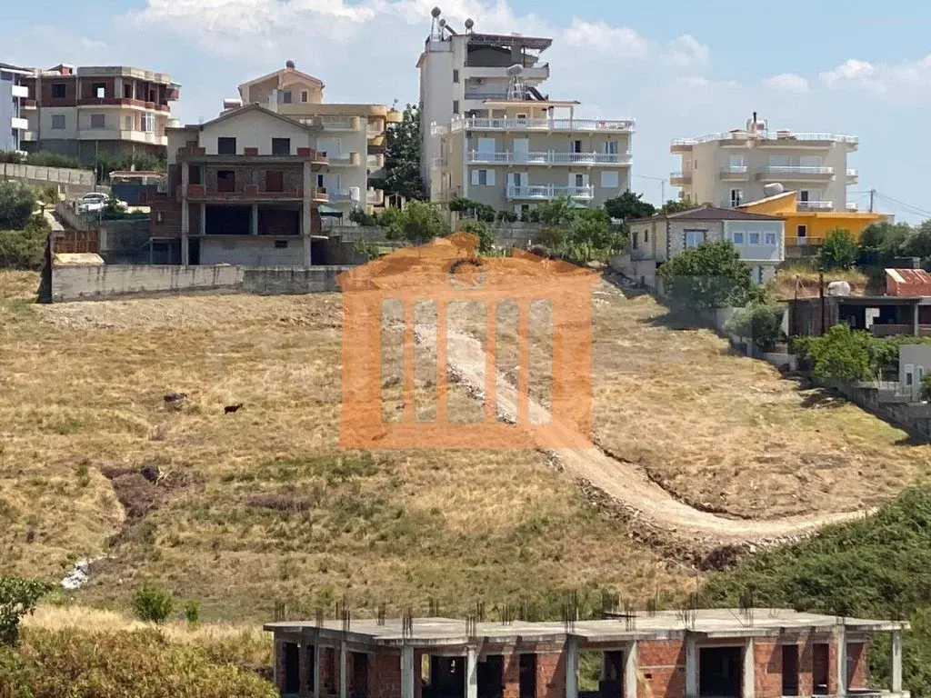 Land plot 2950 m²