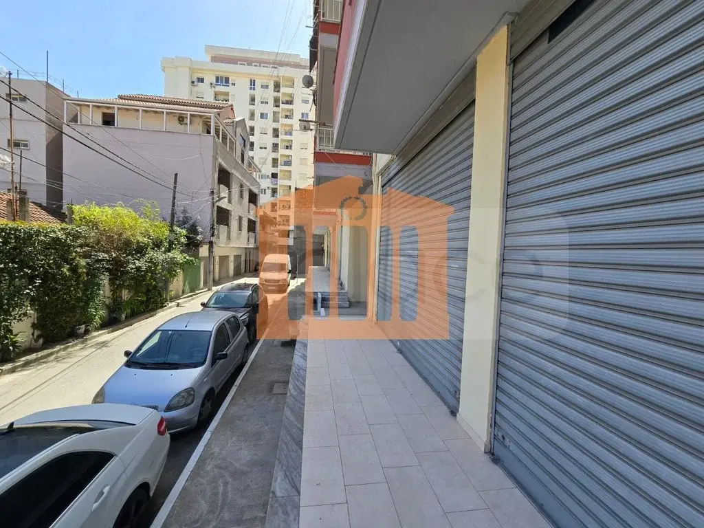 Pasuri të palujtshme komerciale 45 m² 1 kati