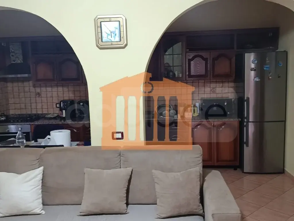 Vilë 268 m²