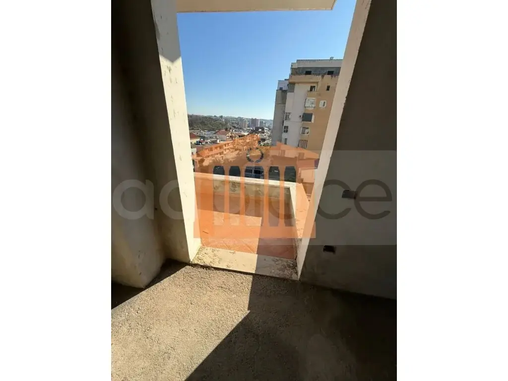 Apartament 1+3 dhoma 85 m² 4 kati