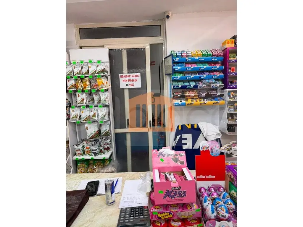 Pasuri të palujtshme komerciale 92 m² 1 kati