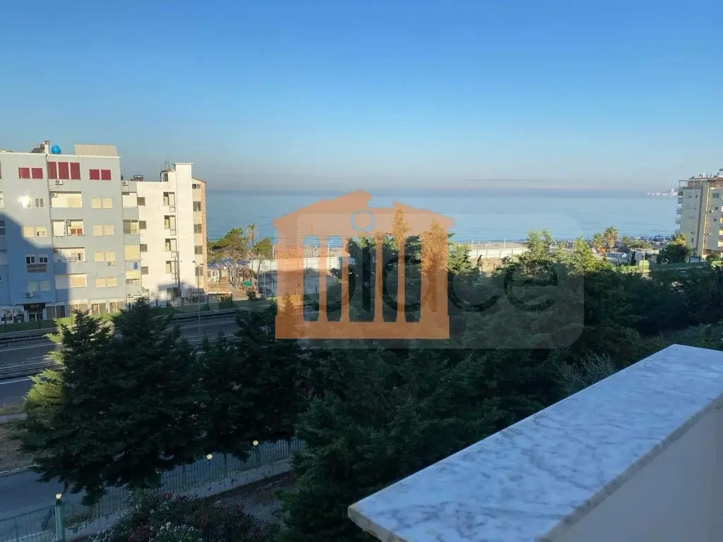 Pasuri të palujtshme komerciale 1000 m² 6 kati