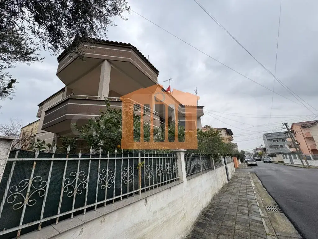 Apartament 1+2 dhoma 168 m² 2 kati