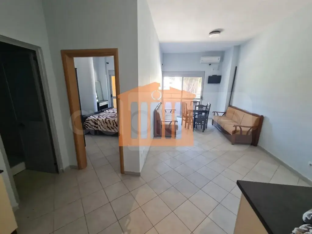Pasuri të palujtshme komerciale 709 m² -1-0-1 kati