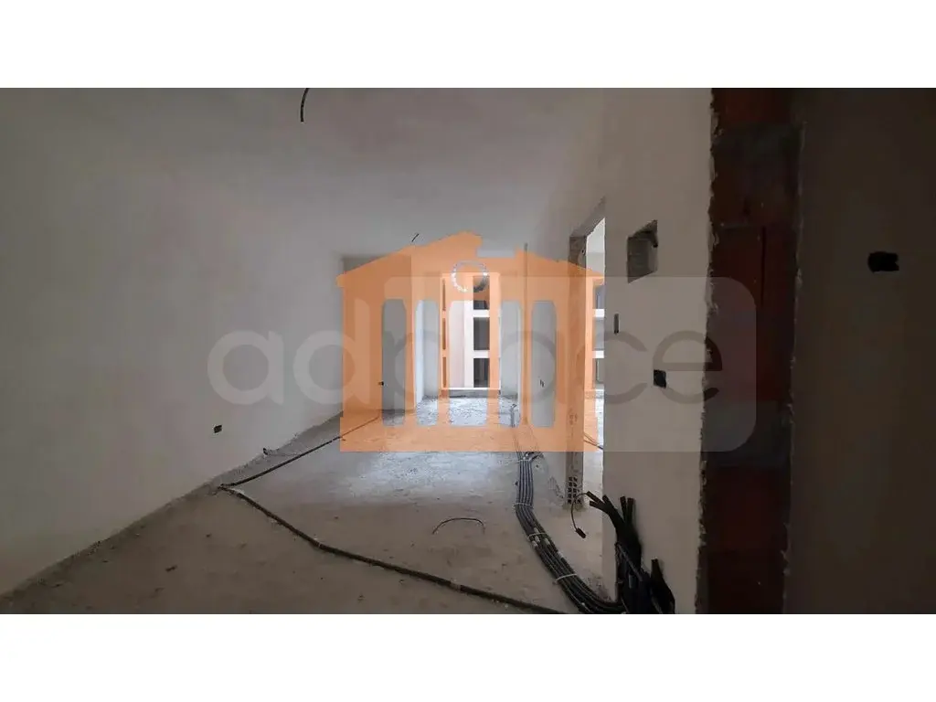 Apartament 1+1 dhoma 184 m² 5 kati