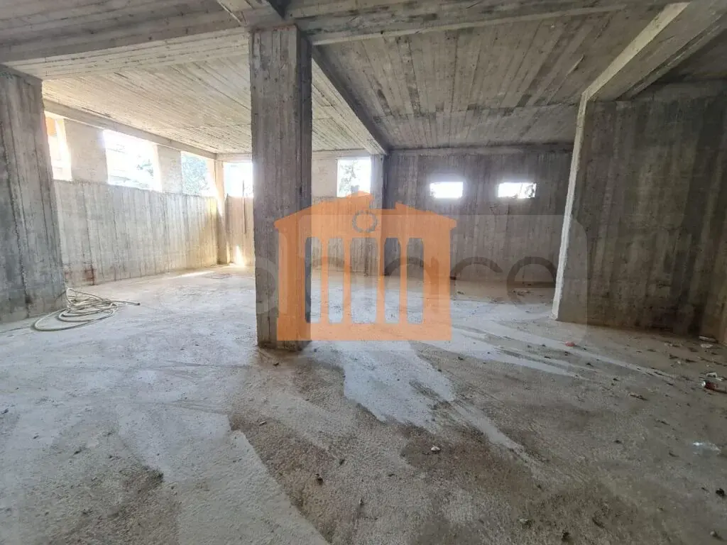 Pasuri të palujtshme komerciale 254 m² -1 kati