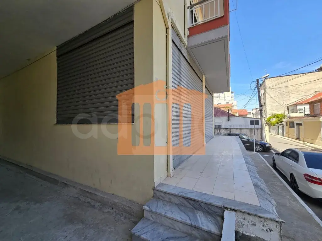 Pasuri të palujtshme komerciale 45 m² 1 kati