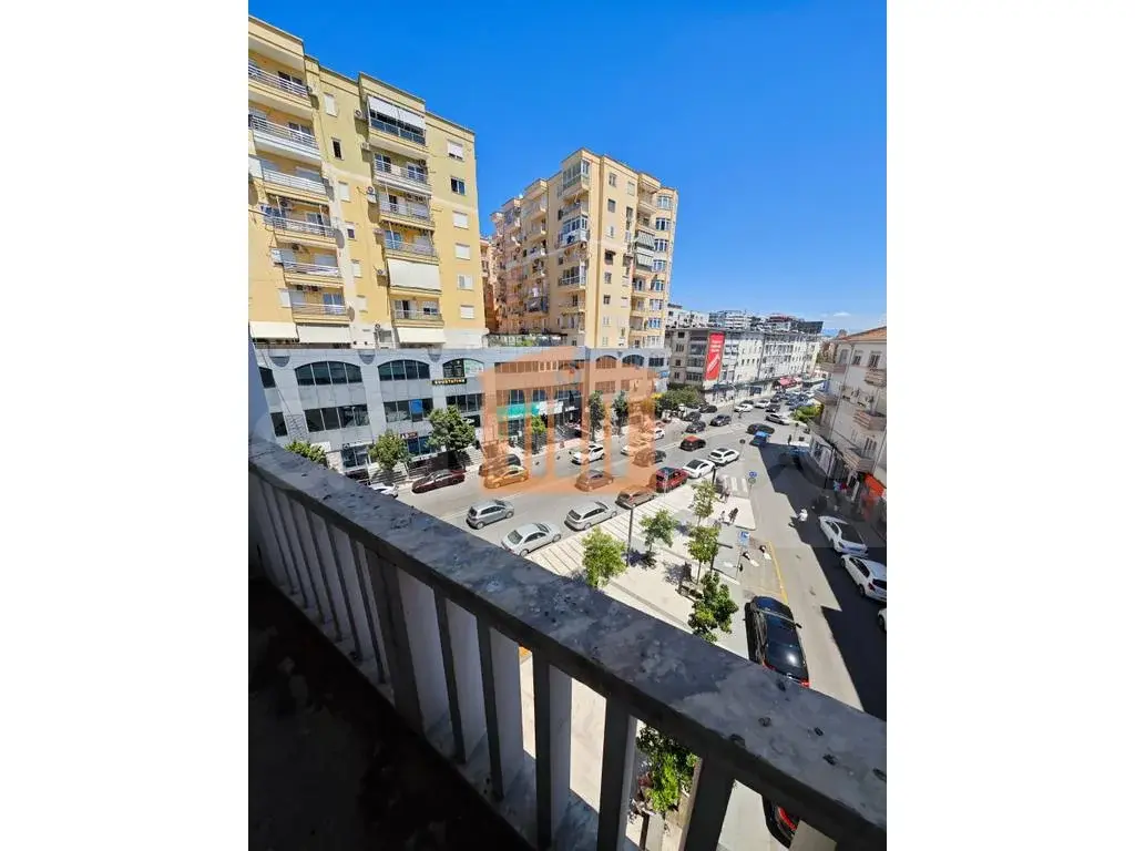 Apartament 274 m² 3 kati