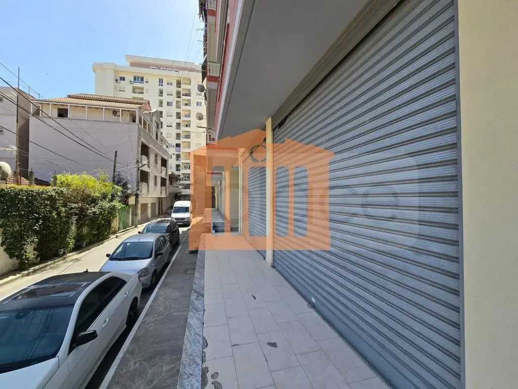 Pasuri të palujtshme komerciale 45 m² 1 kati