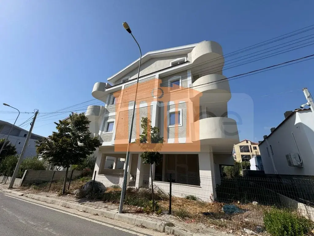 Vilë 847 m² 4 kati