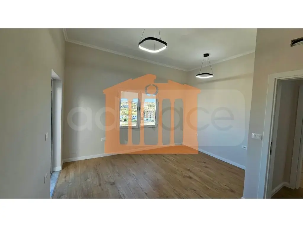 Apartament 1+3 dhoma 129 m² 9 kati