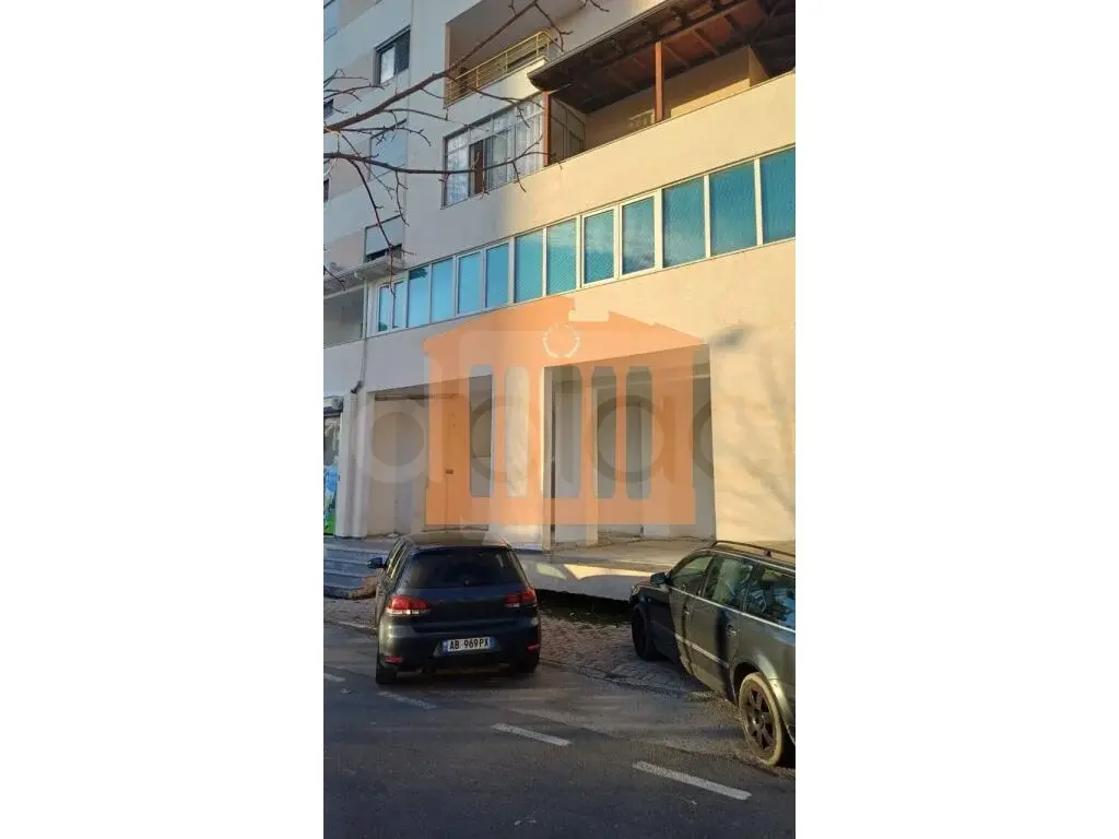 Pasuri të palujtshme komerciale 71 m² 1 kati