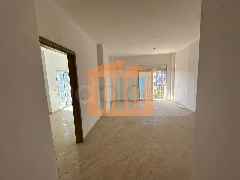 Apartament 1+3 dhoma 98 m² 6 kati