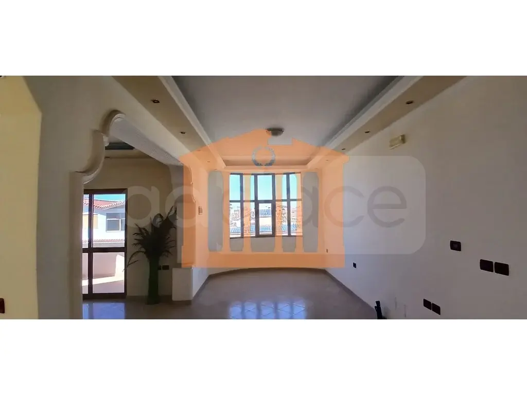 Vilë 390 m² 3 kati