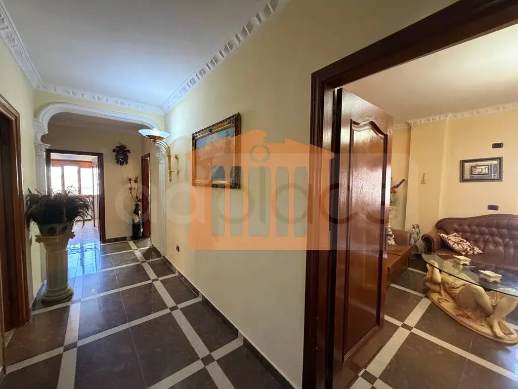 Apartament 1+3 dhoma 138 m² 6 kati