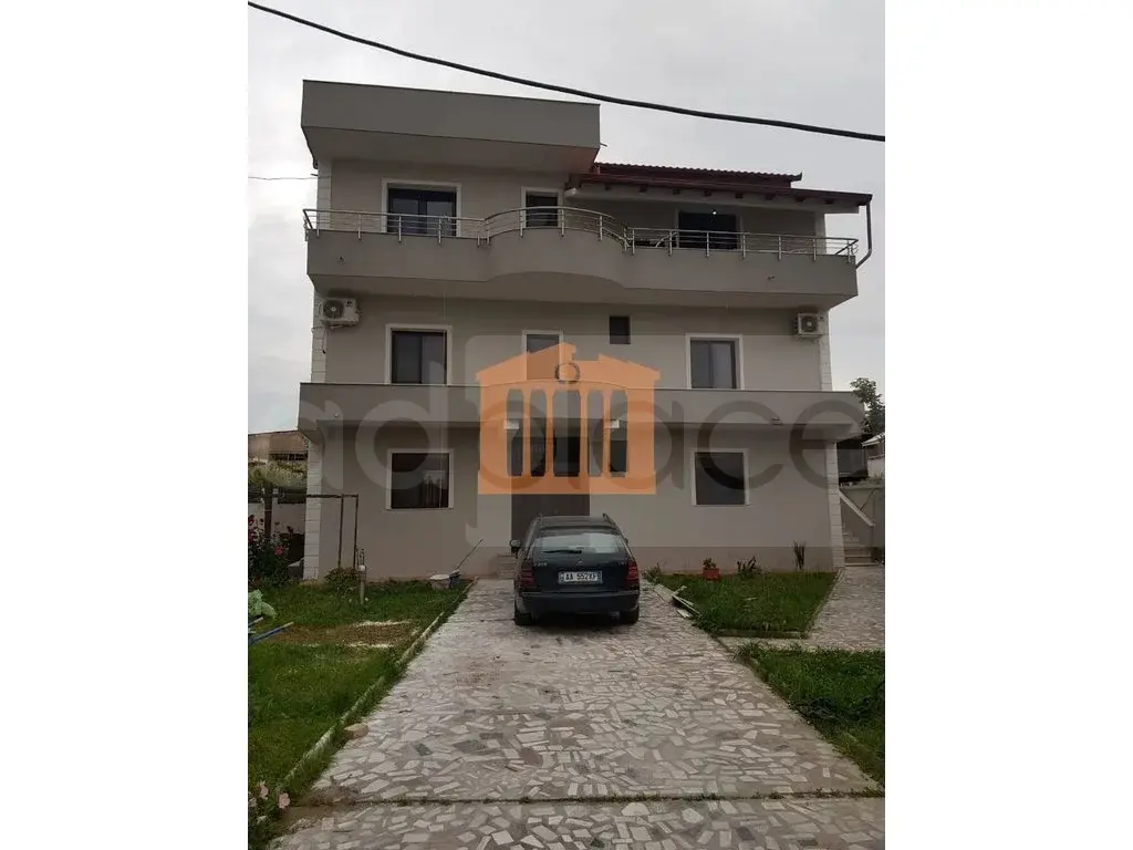 Vilë 340 m² 3 kati
