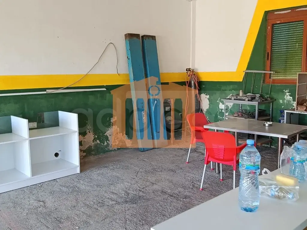 Pasuri të palujtshme komerciale 100 m²
