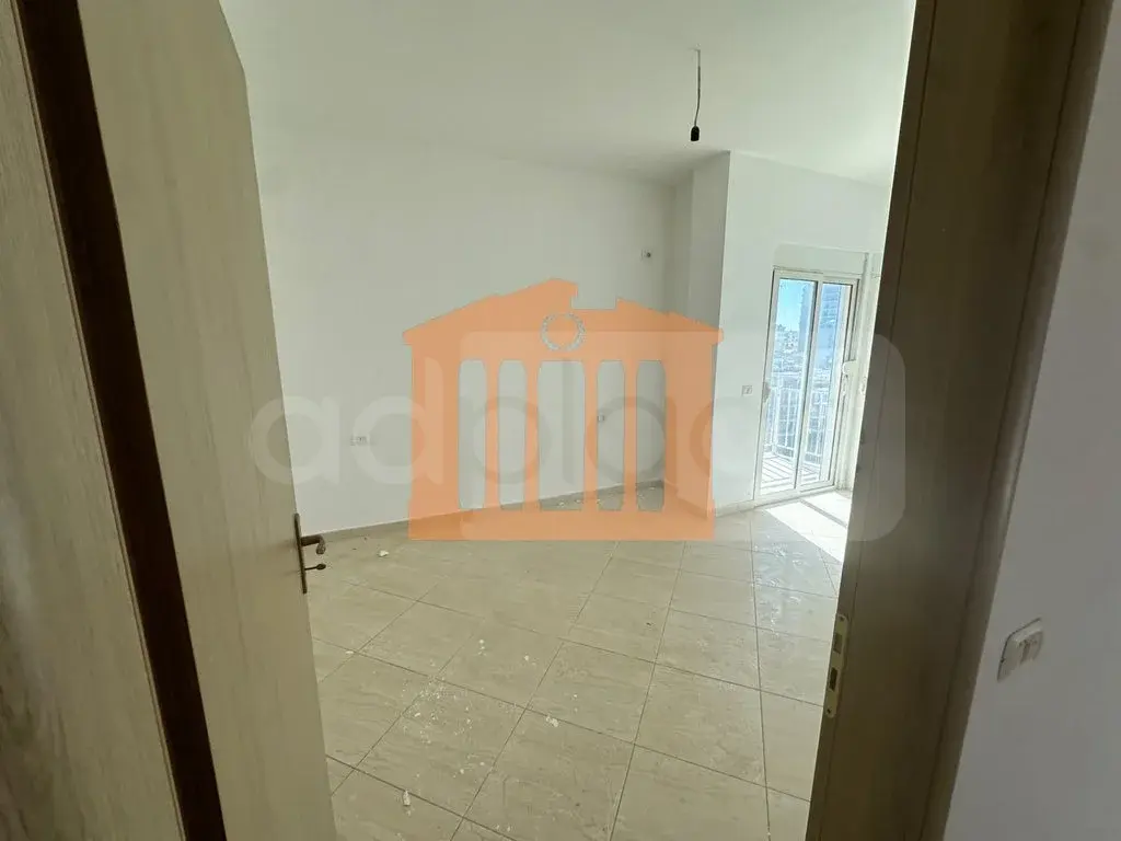 Apartament 1+3 dhoma 98 m² 6 kati