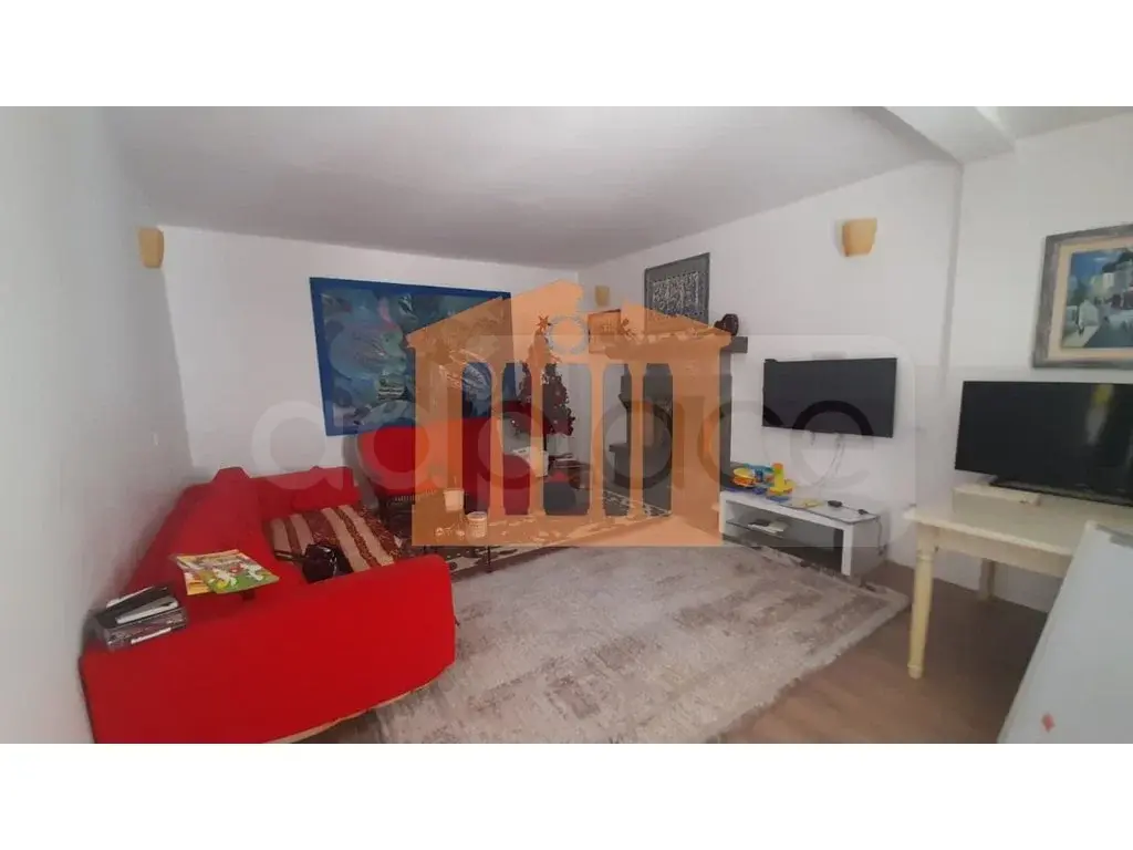 Vilë 460 m² 3 kati