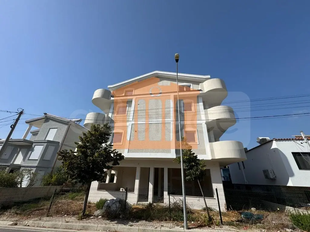 Vilë 847 m² 4 kati