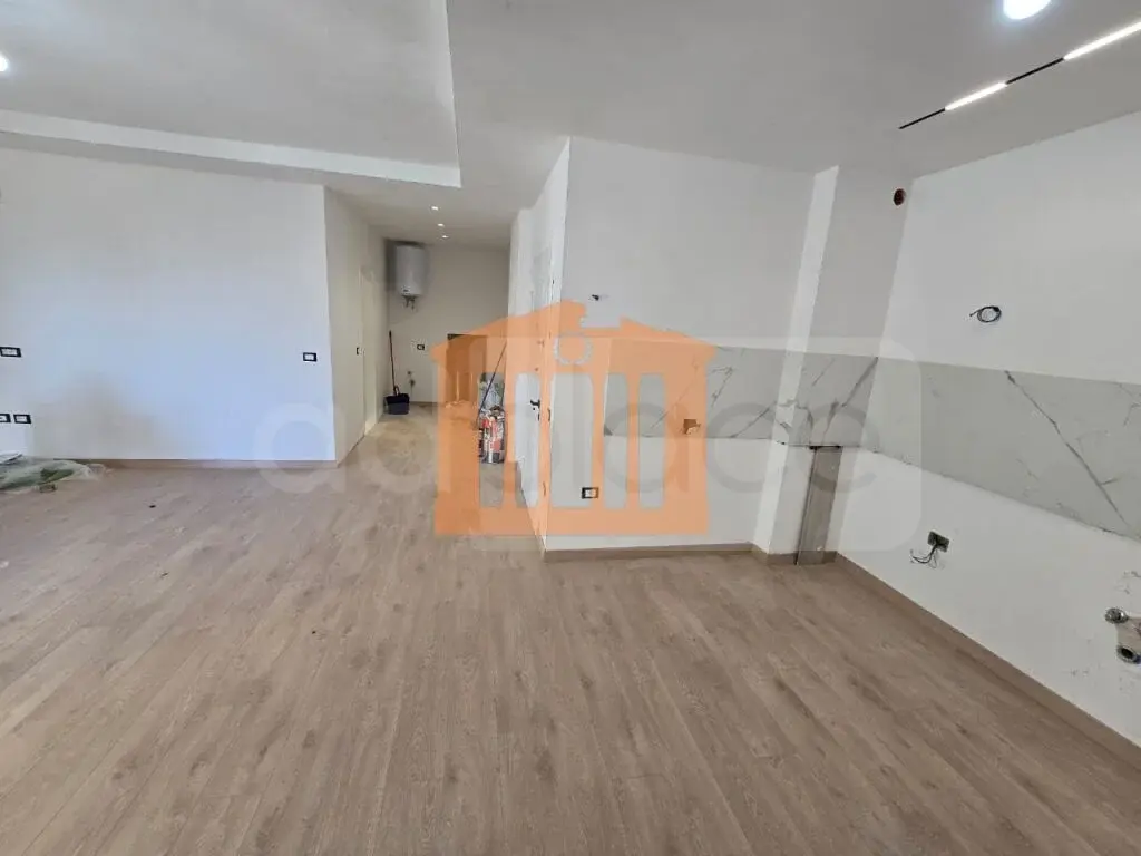 Apartament 1+2 dhoma 80 m² 4 kati