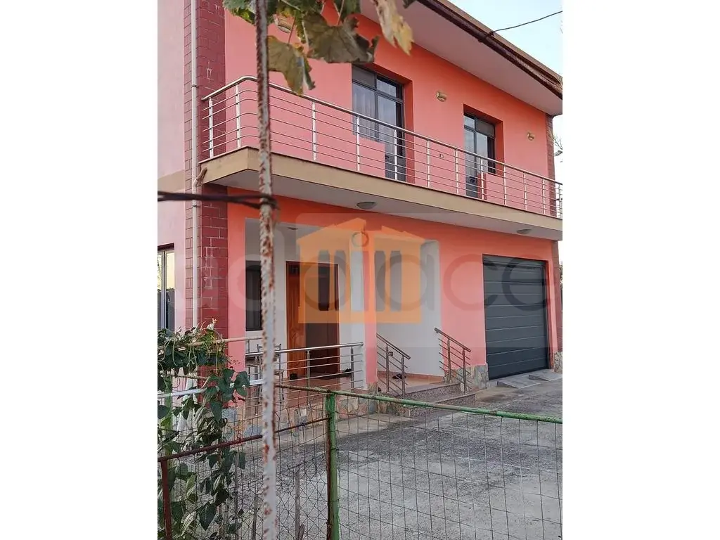 Vilë 268 m²