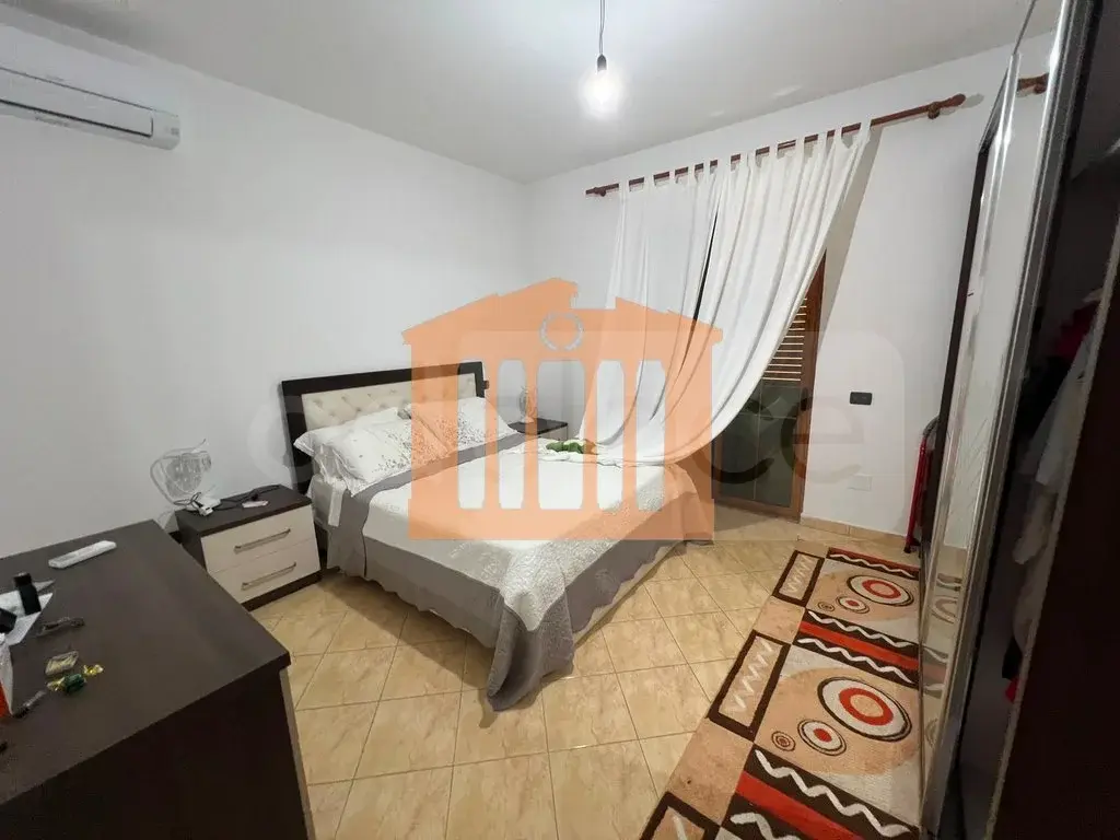 Vilë 496 m²