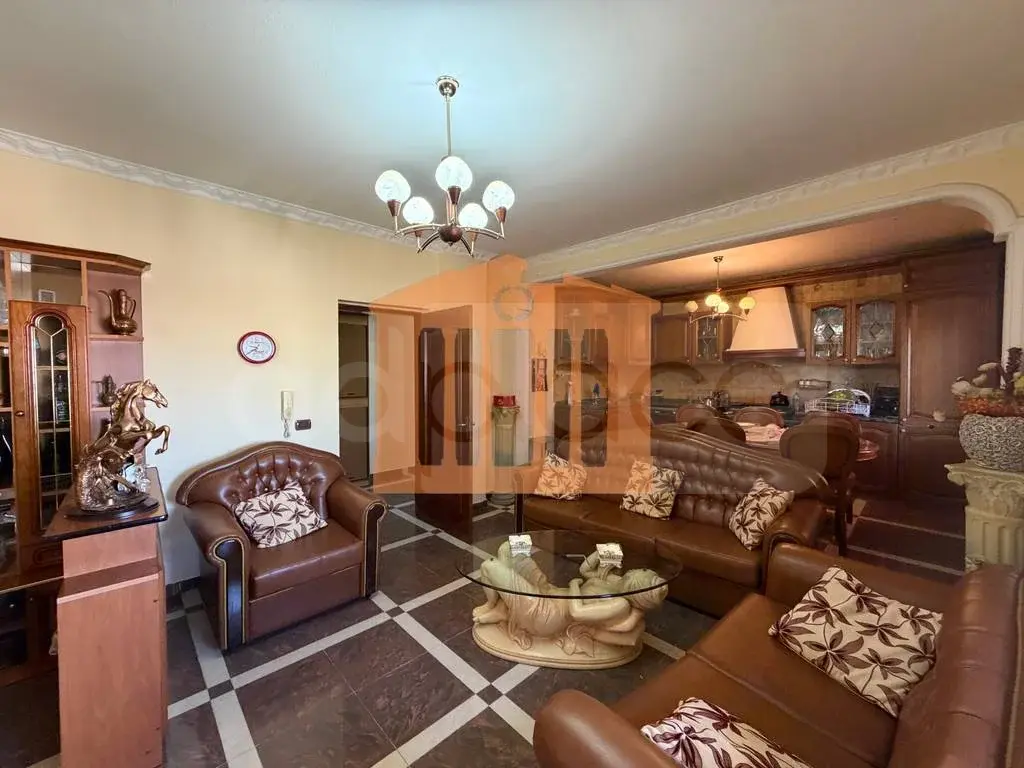 Apartament 1+3 dhoma 138 m² 6 kati