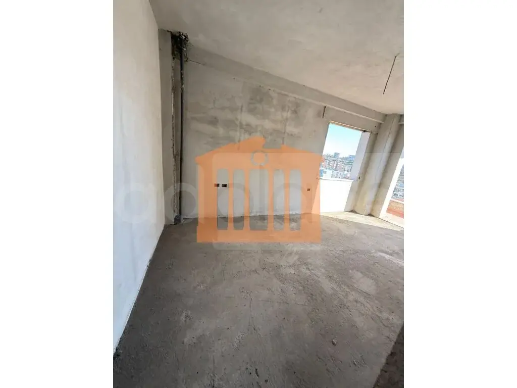 Apartament 1+3 dhoma 85 m² 4 kati