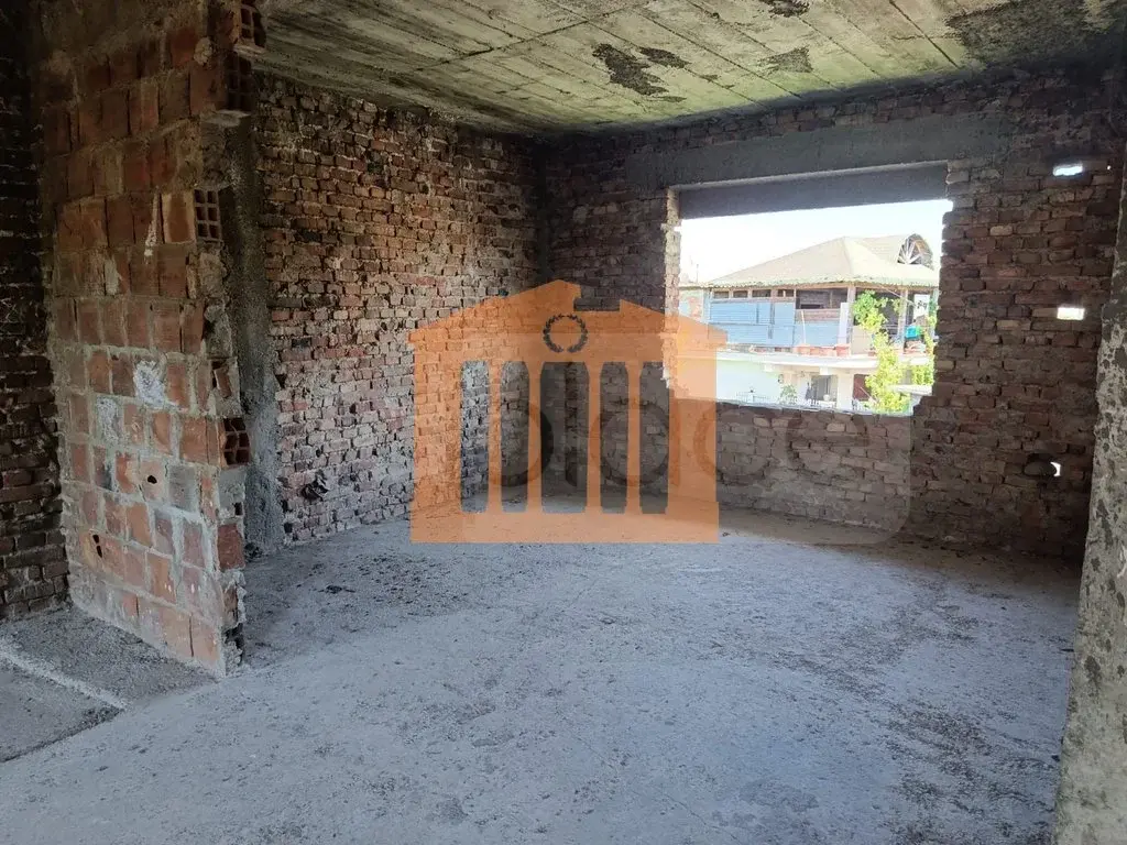 Vilë 200 m²
