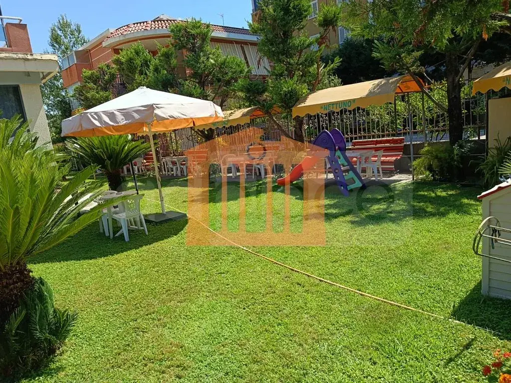 Pasuri të palujtshme komerciale 670 m² 1 kati