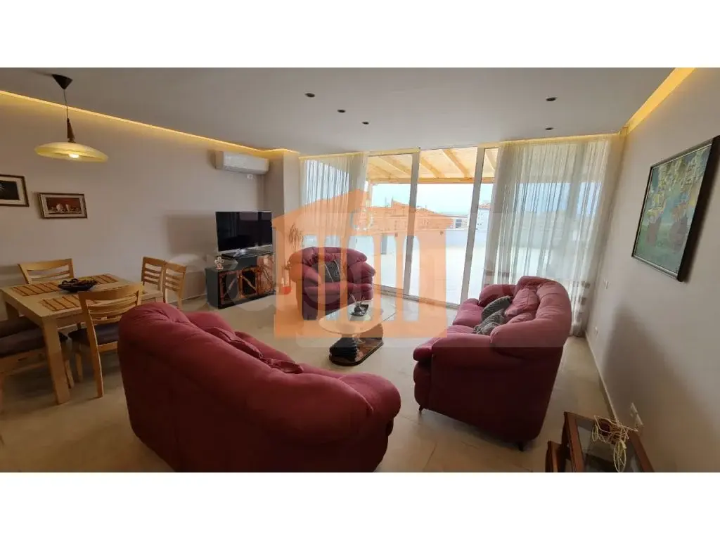 Apartament 1+3 dhoma 121 m² 8 kati