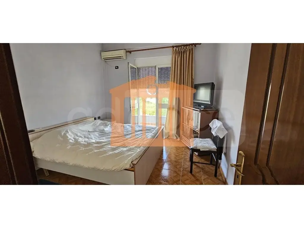 Vilë 266 m² 2 kati