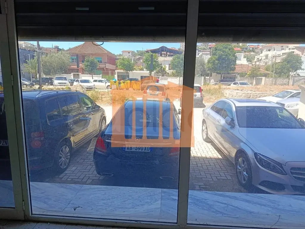 Pasuri të palujtshme komerciale 71 m² 1 kati