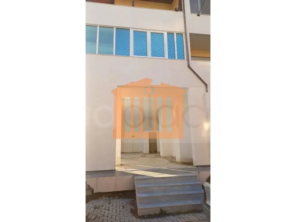 Pasuri të palujtshme komerciale 71 m² 1 kati