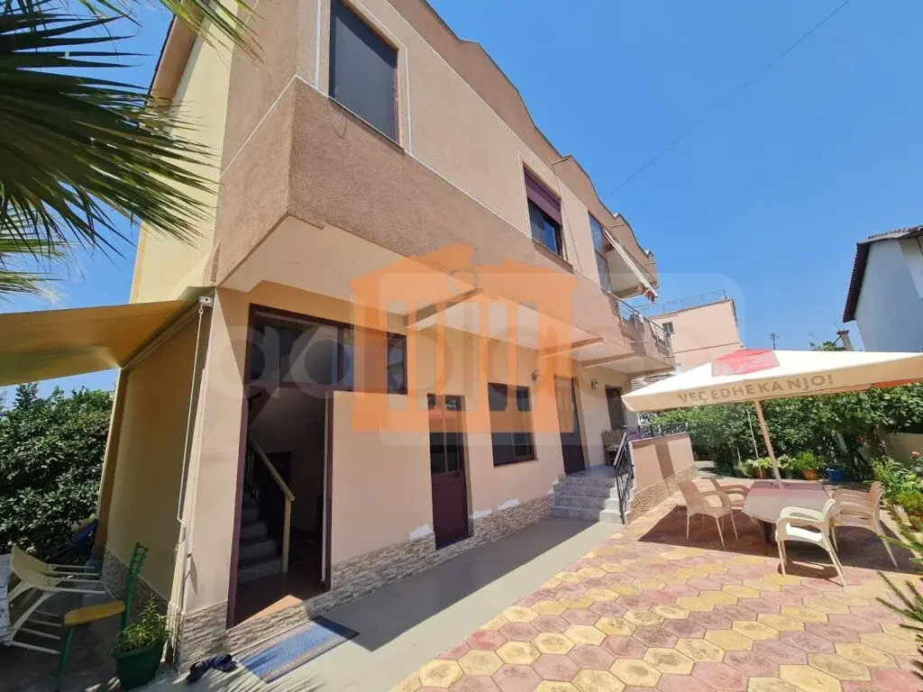 Vilë 246 m² 1 kati