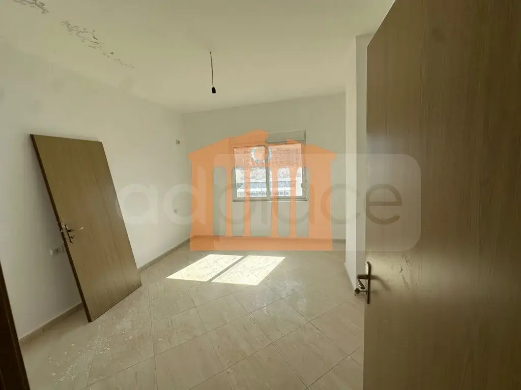 Apartament 1+3 dhoma 98 m² 6 kati