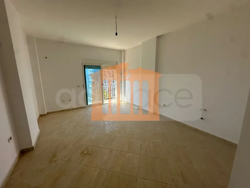 Apartament 1+3 dhoma 98 m² 6 kati