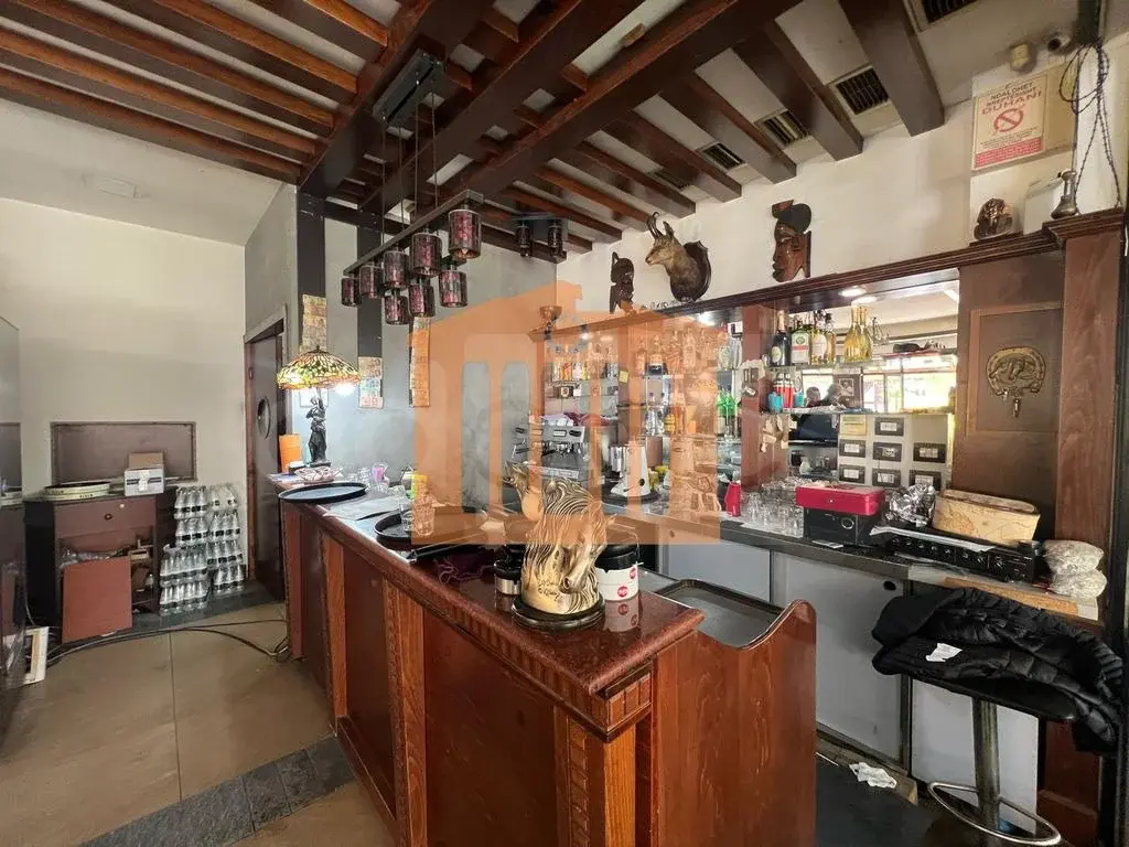 Pasuri të palujtshme komerciale 133 m² 1 kati